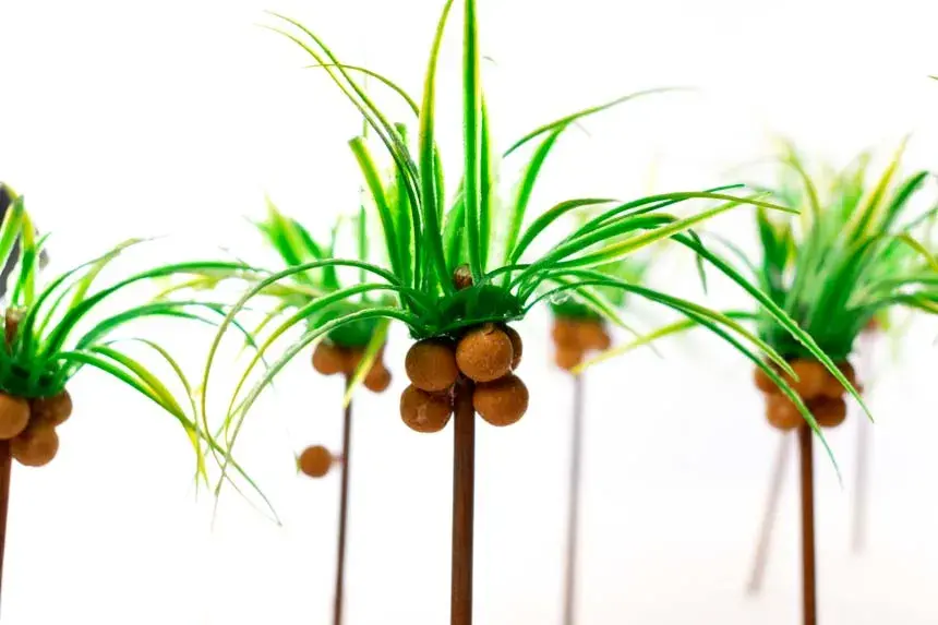 maqueta-arbolito-variedad-(pinos-palmeras-otros)-bolsa-de-12-pcs-348.webp