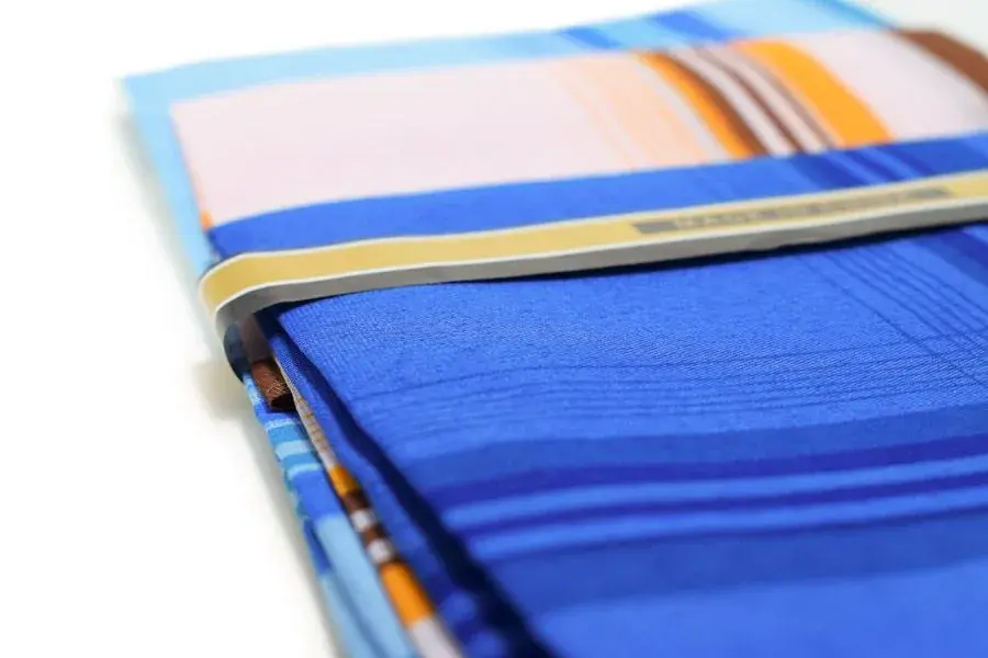 pañuelo-para-varon-31x32cm-12pcs-291.webp
