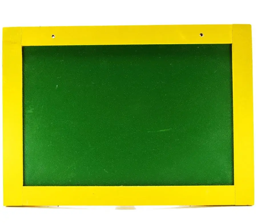 pizarra-marco-de-madera-80x130cm-1.webp