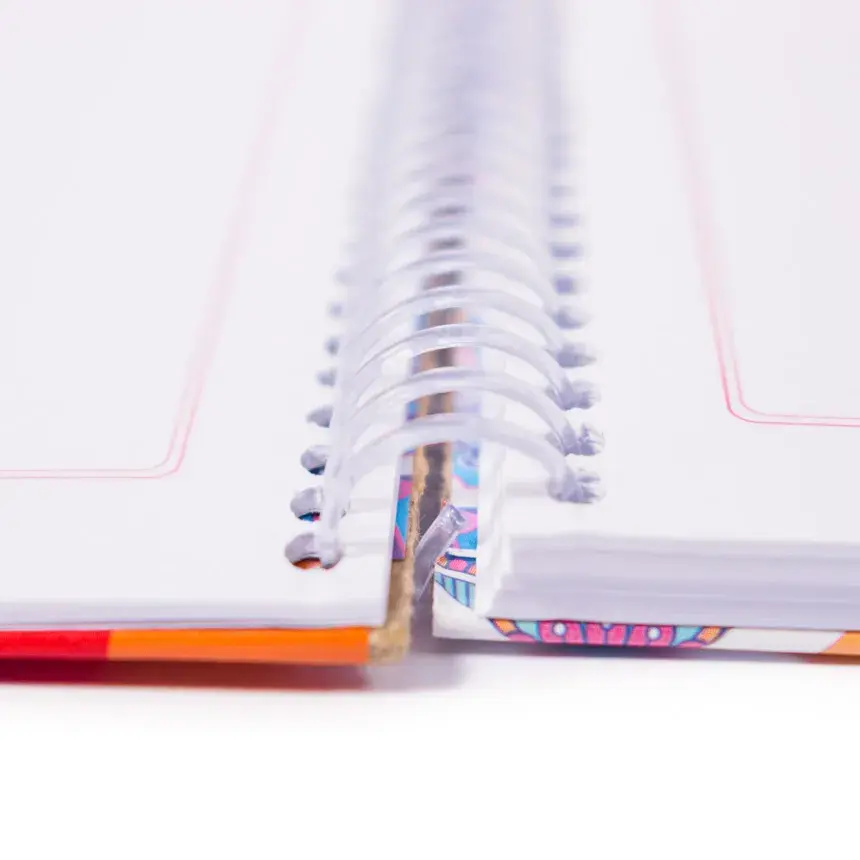 cuaderno-anillado-artesanal-carta-blanco-100h-margen-rojo-10u-553.webp